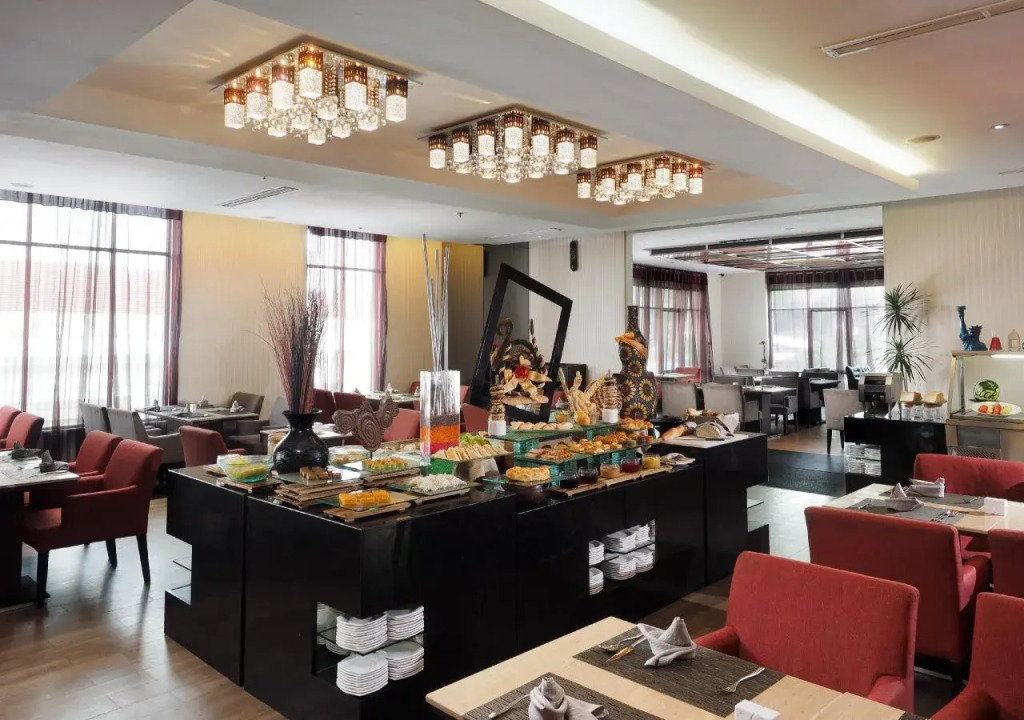 Grand City Hall Hotel & Serviced Residences