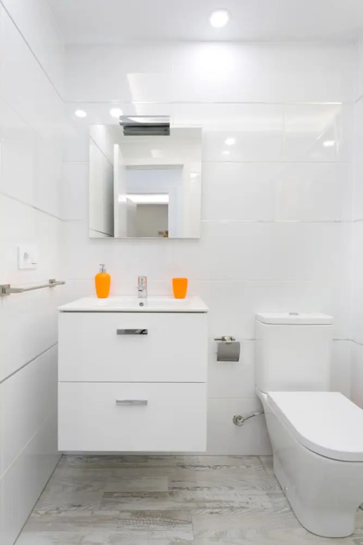 408 Enchanting Sea View Apartment, WiFi and Sea Front