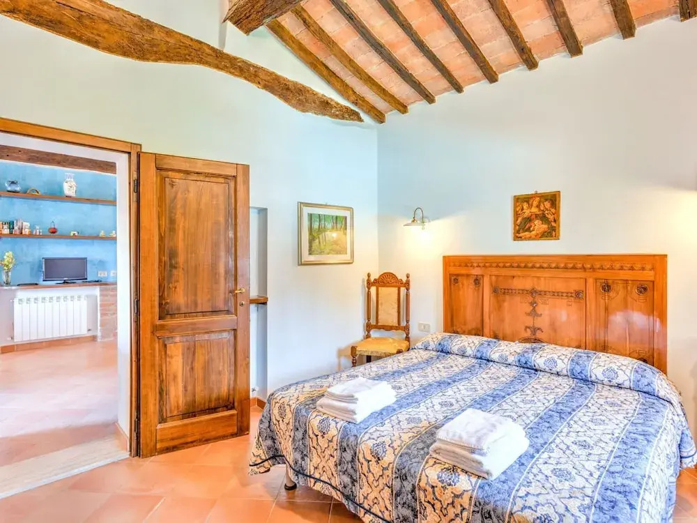 Attractive Farmhouse in Montalcino with Terrace