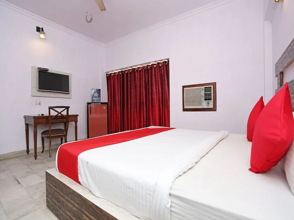 Shivmurti Grand by UV Stays