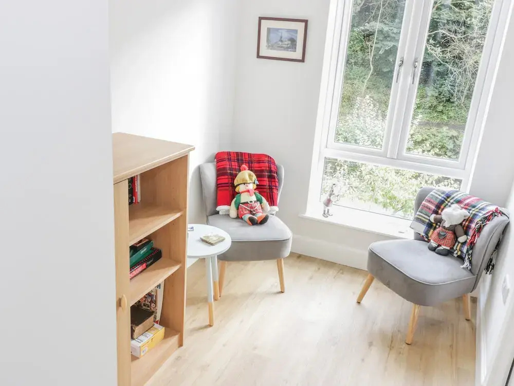 6 Coltbridge Gardens