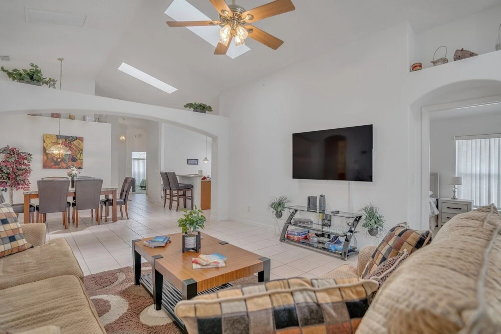 Beautiful Family Vacation Home With Private Pool. Close To Disney! 5 Bedroom Home by Redawning