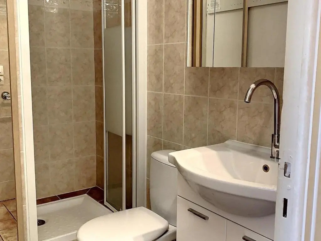 Appartement Balaruc-les-Bains, 1 pièce, 3 personnes - FR-1-503-85