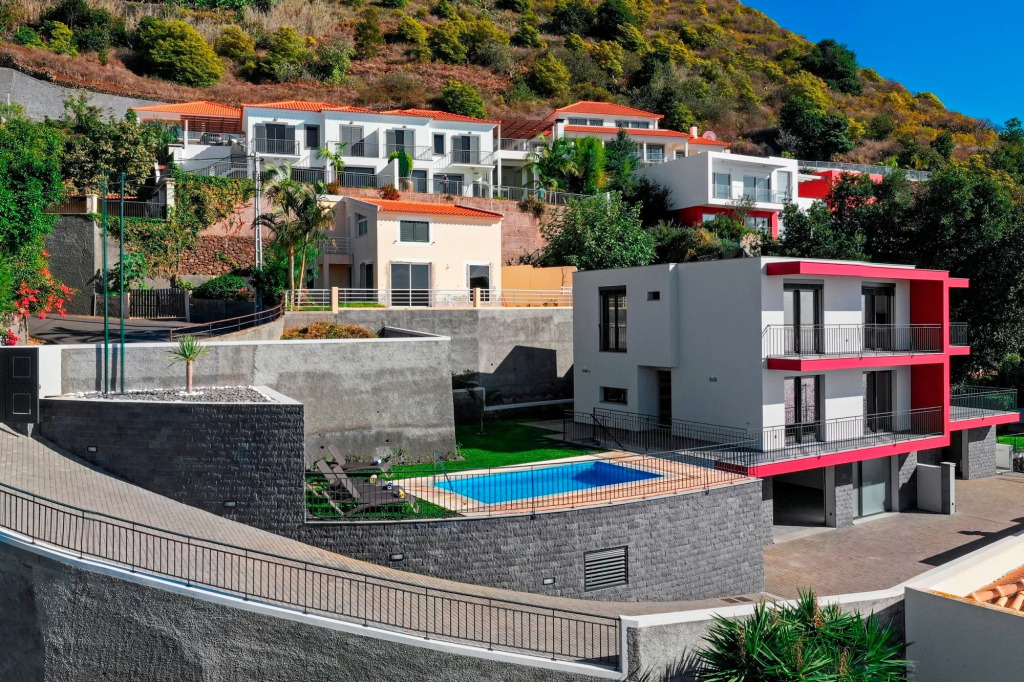 Contemporary villa in Calheta, stunning views, heated pool | Amaro Sunset