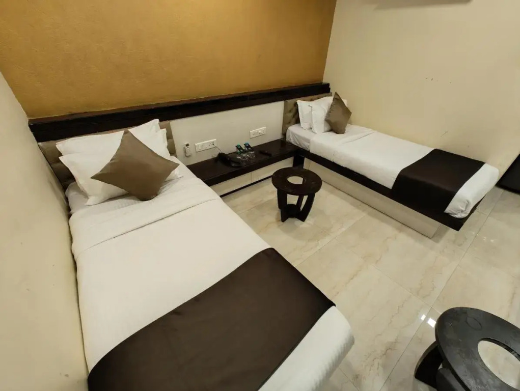 The Majlis Hotel - Near Taj Hotel Colaba