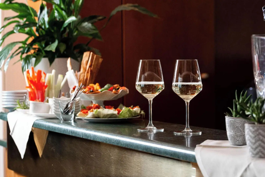 Phi Hotel Astoria