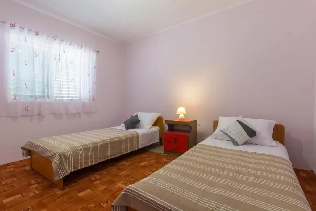Bulat Sea View Apartments