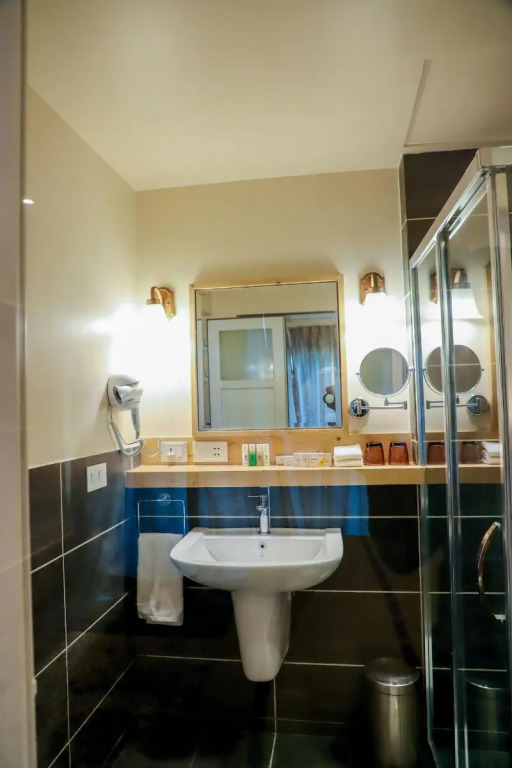 juSTa Birding Resort & Spa - Best Dhauladhar View Resort