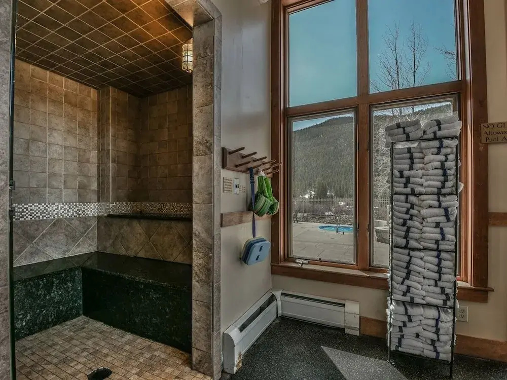 2225 Red Hawk 2 Bedroom Condo by RedAwning