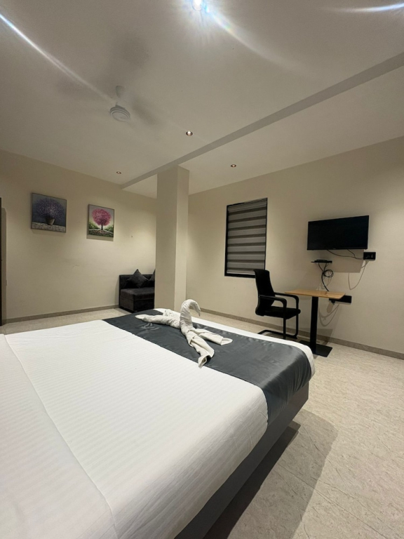 Hotel Govind Regency