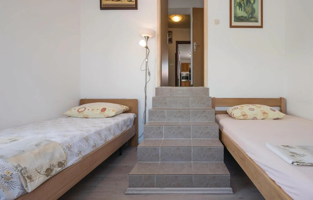 Beautiful Apartment in Banjole With 2 Bedrooms, Wifi and Outdoor Swimming Pool