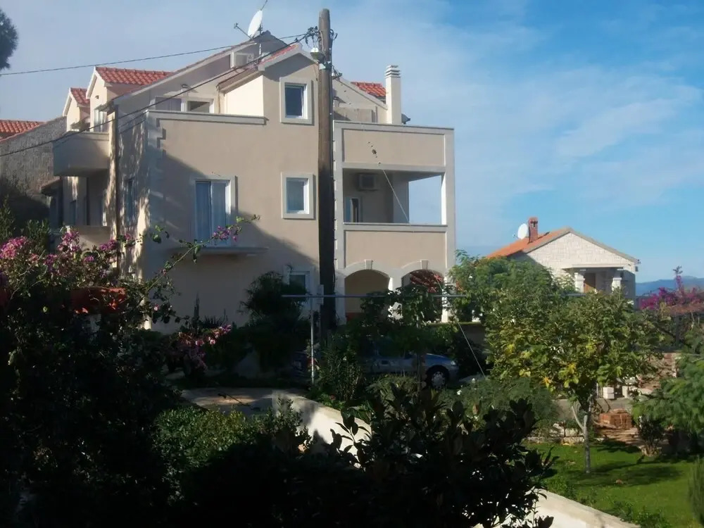 Orange - 30m From Beach - A1