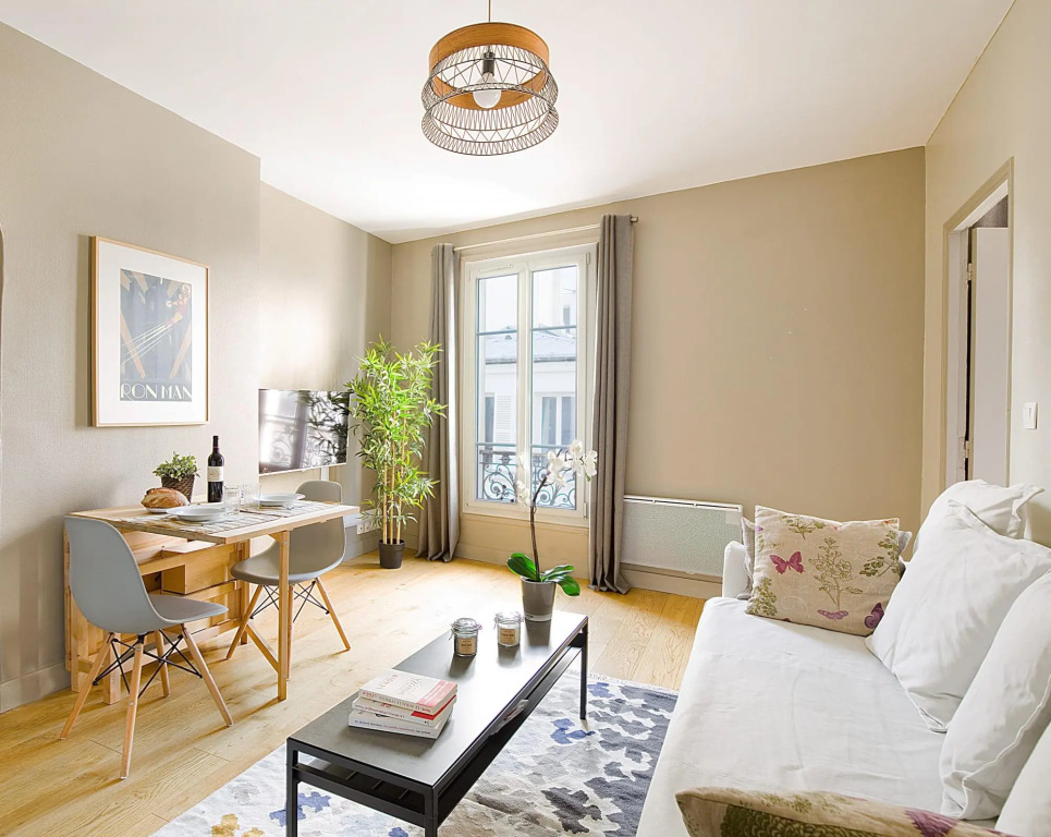 B  823 -  Buttes Chaumont - Spacieux appartement