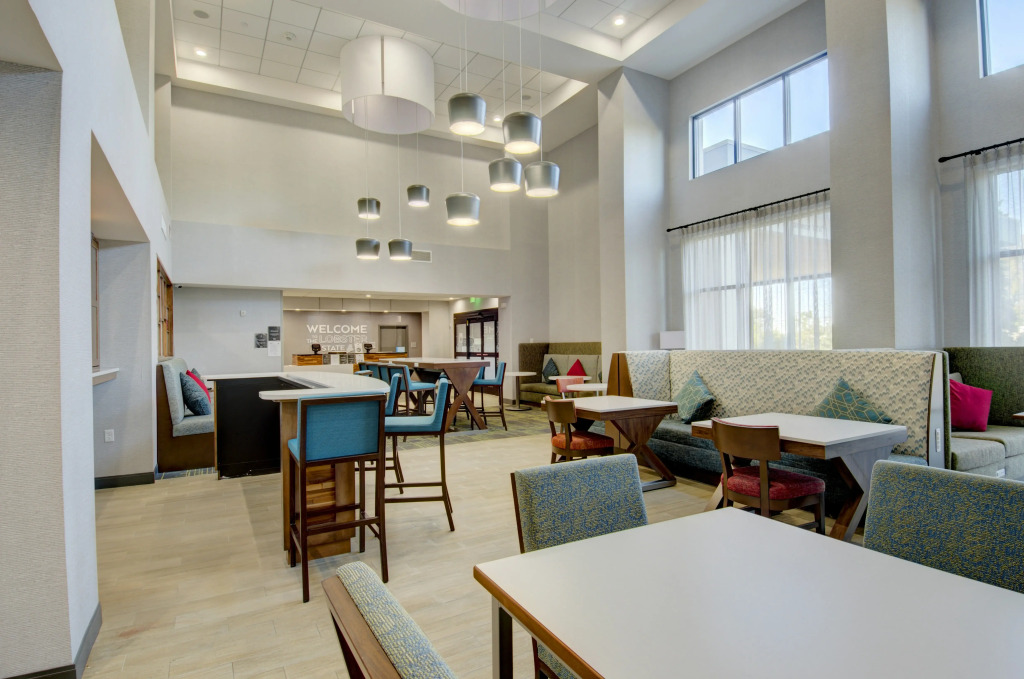 Hampton Inn & Suites Portland West