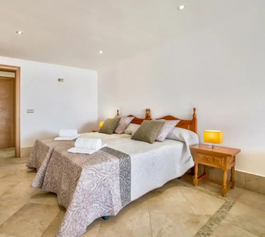 Villa - 5 Bedrooms with Pool and WiFi - 106420