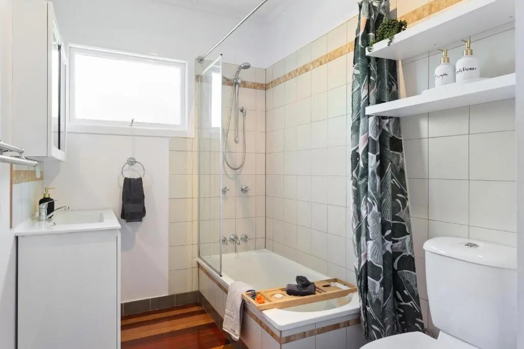 Artists Cottage - Cosy Home in Quiet Leafy Street