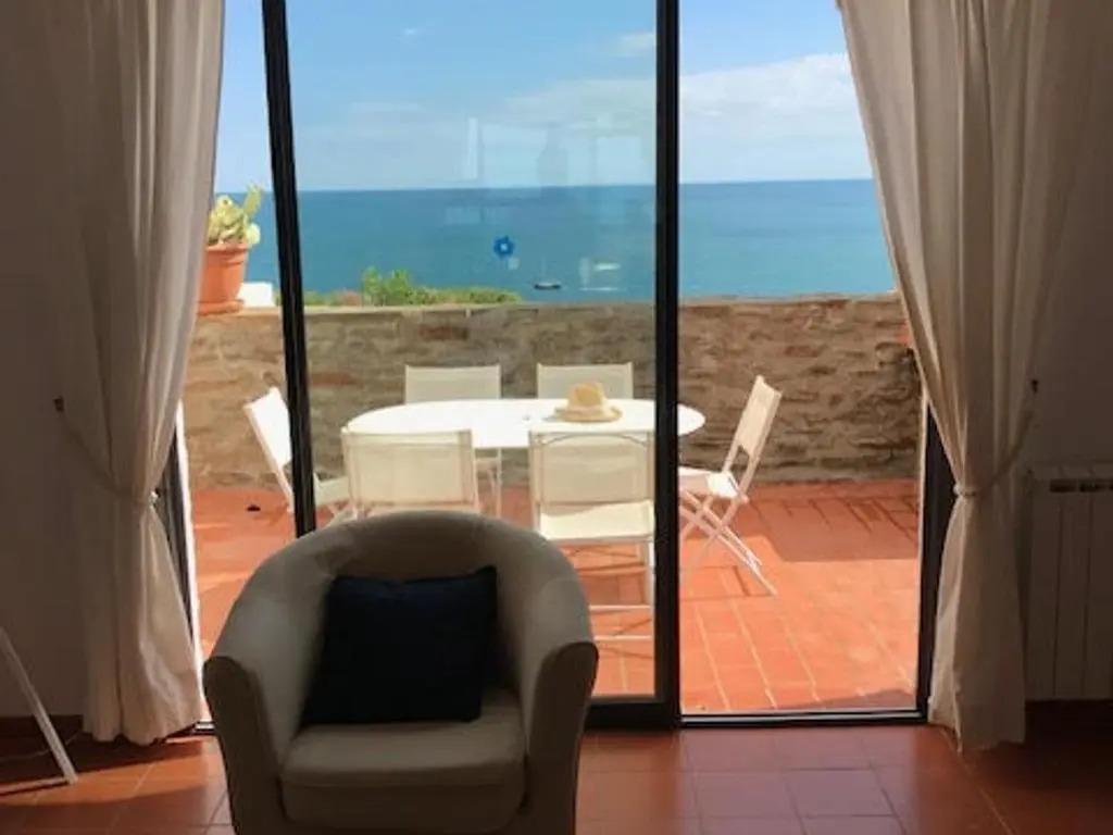 Villa F4 Méditerranéenne avec Accès Direct Crique et Parking - FR-1-309-293