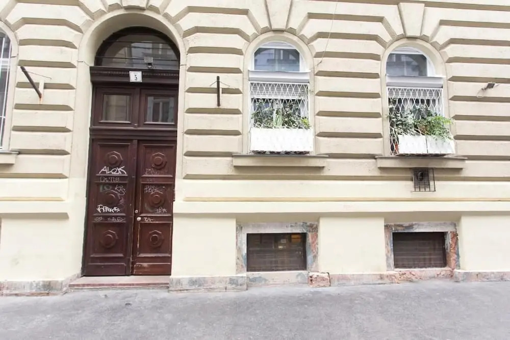Susan Apartment near Blaha Lujza Square