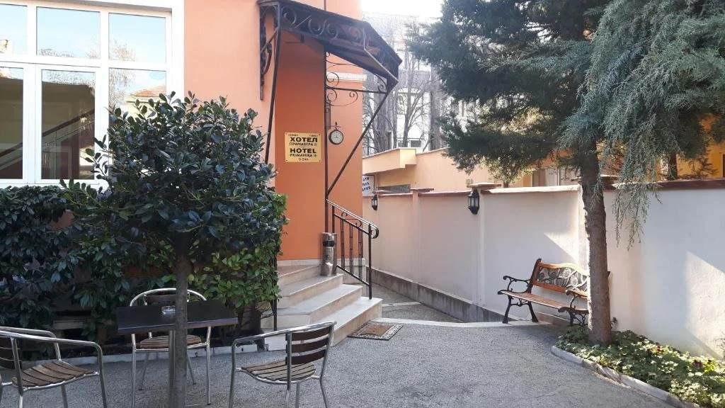 Primavera 2 Hotel
