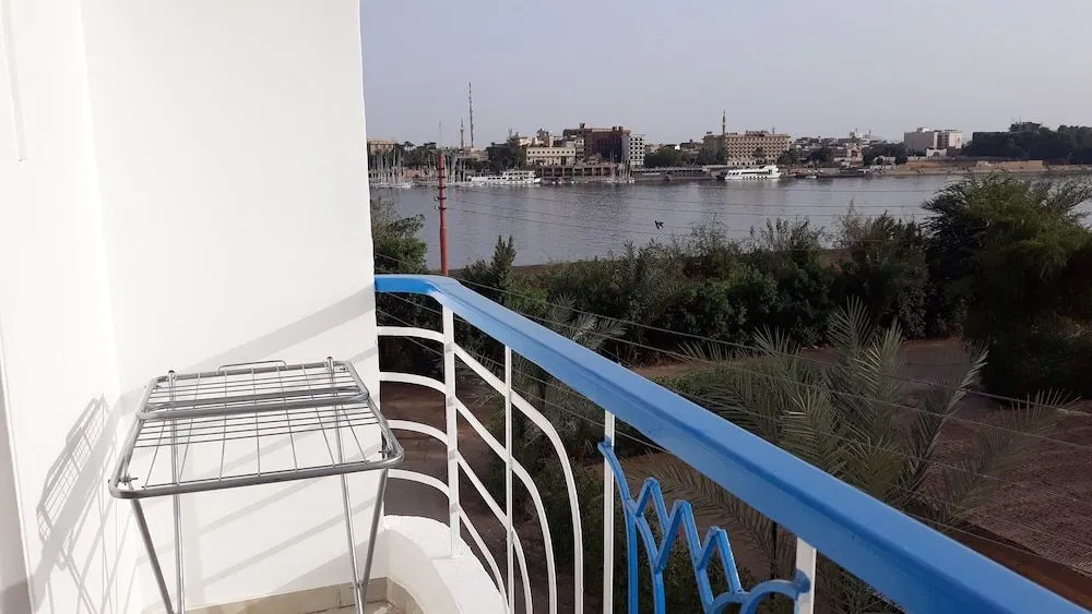 Hofni Palace Nile Niew