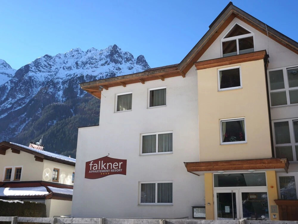 Falkner L Ngenfeld in L Ngenfeld