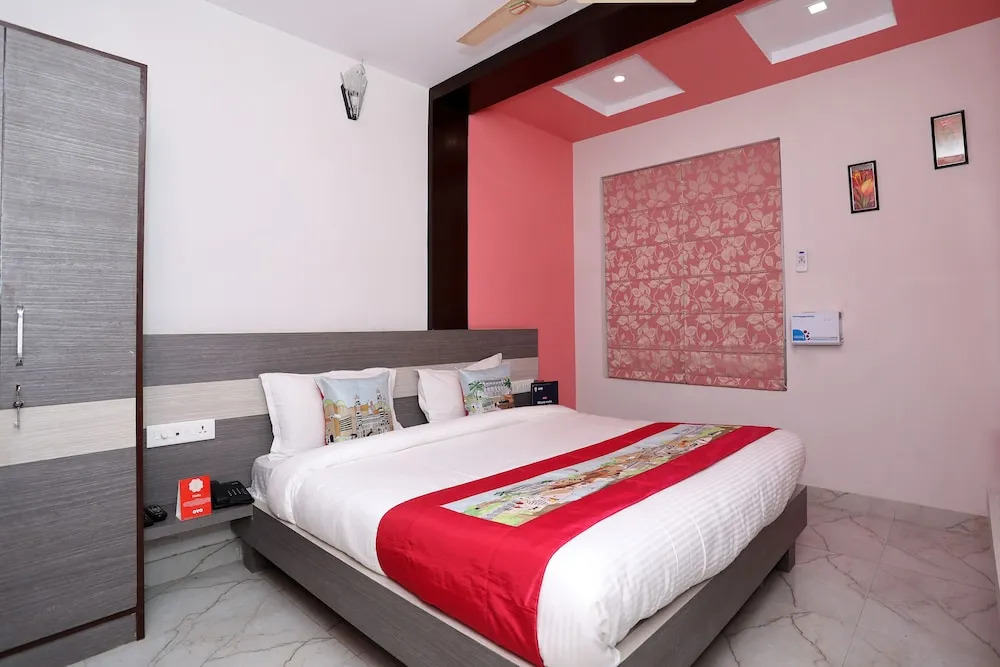 OYO 10228 Hotel Chandramouli
