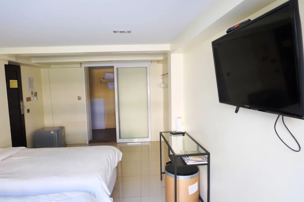 Sukhum Khaosan Au Bon Hostel