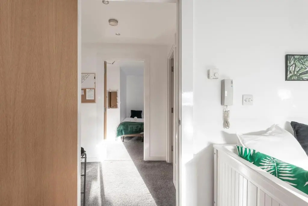 Air Host and Stay - Argyle Apartment sleeps 4 City Centre