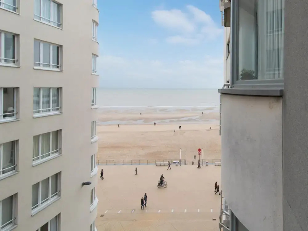Apartment With Terrace and Side sea View