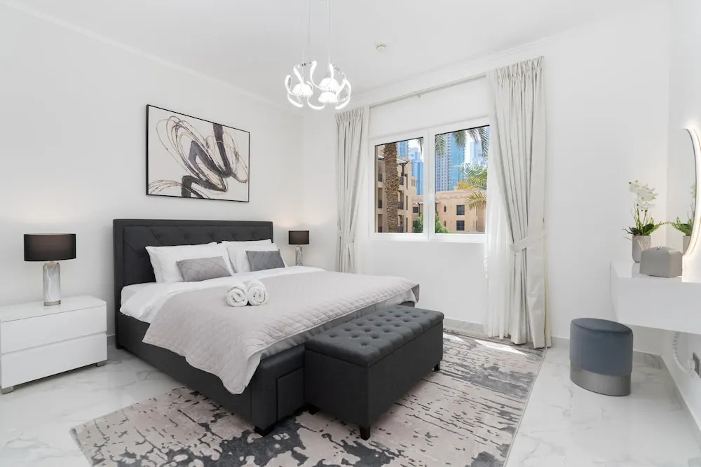 Downtown Beautiful 1bed with outdoor Garden
