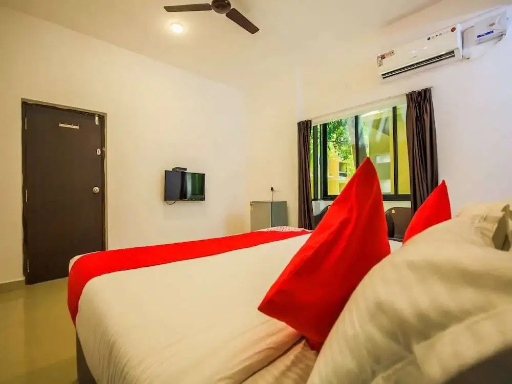 Toms Imperial Boutique by OYO Rooms