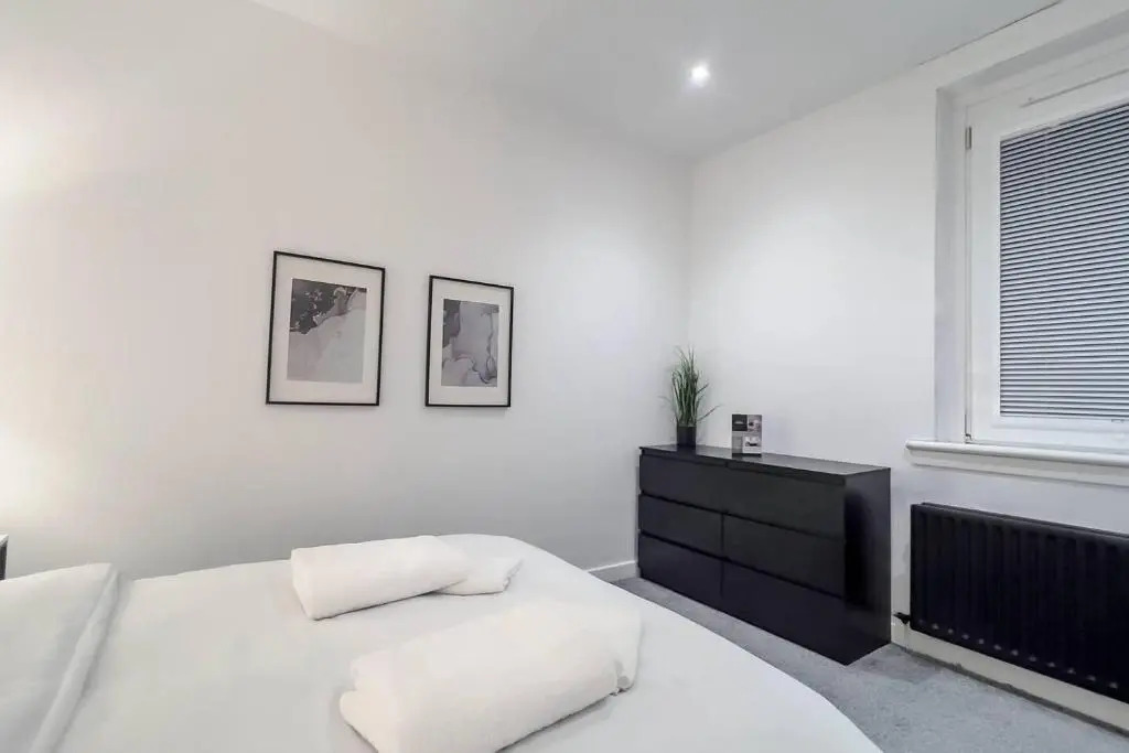 Stunning Luxury Apartment Near Motherwell