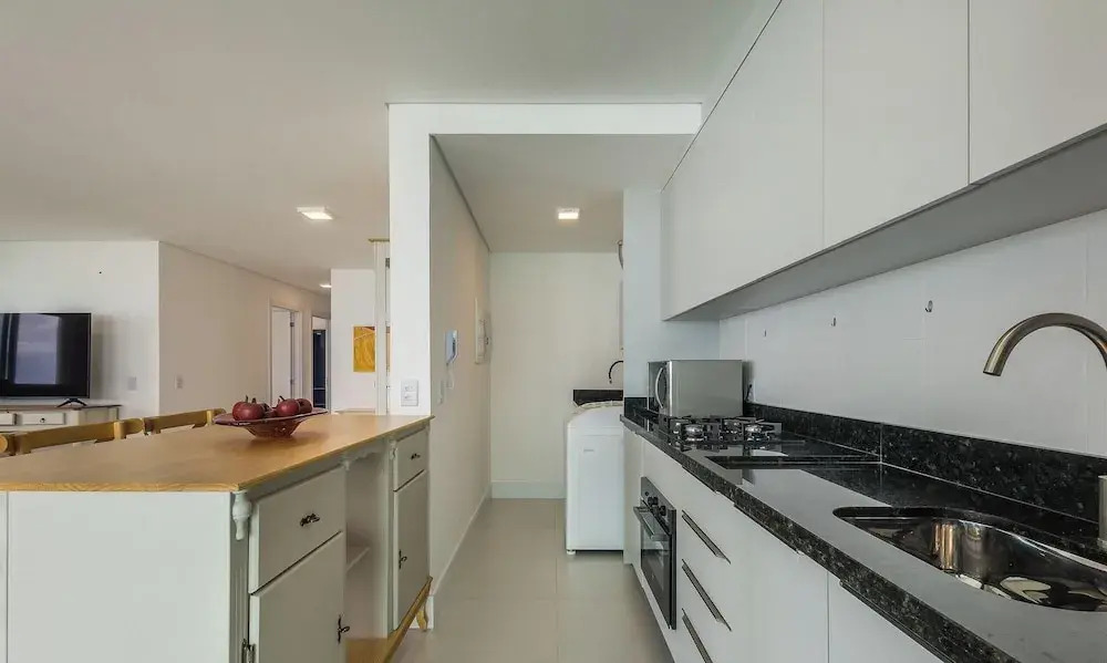 Seafront Condominium With Pool - SHC