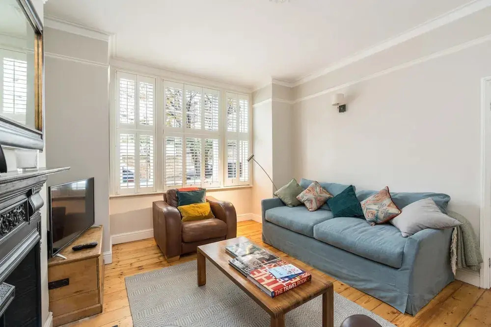 Delightful 1BD Flat in the Heart of Barnes Village