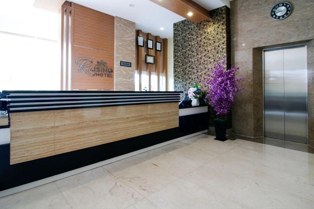 RedDoorz Premium near Nipah Mall