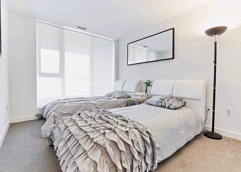 Sub-Penthouse 3BDR Corner W CN Tower Lake Views
