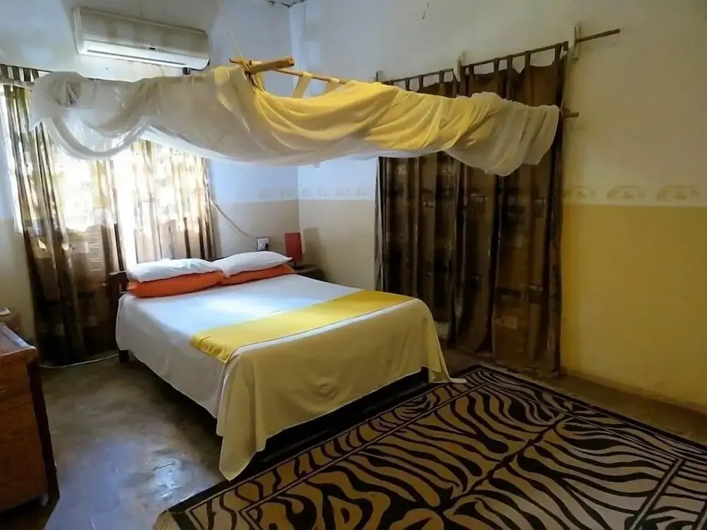 Croc Valley Camp
