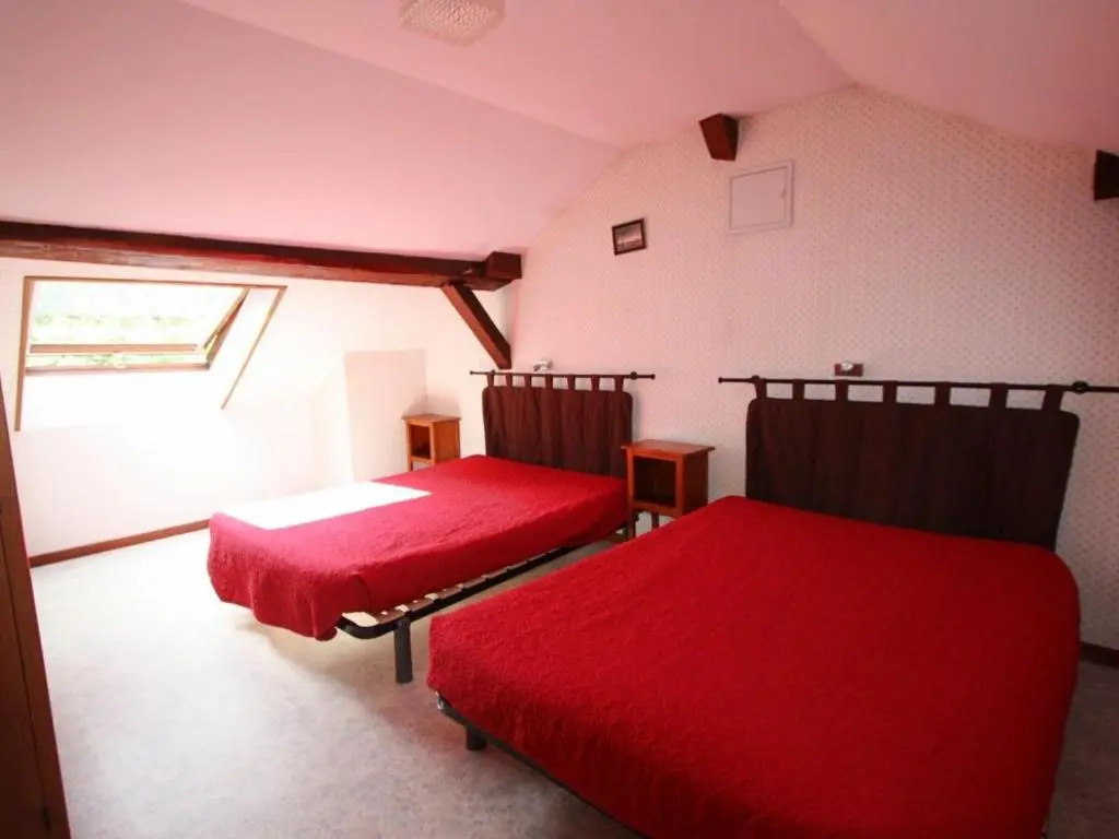 Gîte rénové, nature et jeux près du Val dAjol, 3 ch, 2 sdb, Wifi, équipements bébé, proche ski - FR-1-589-113