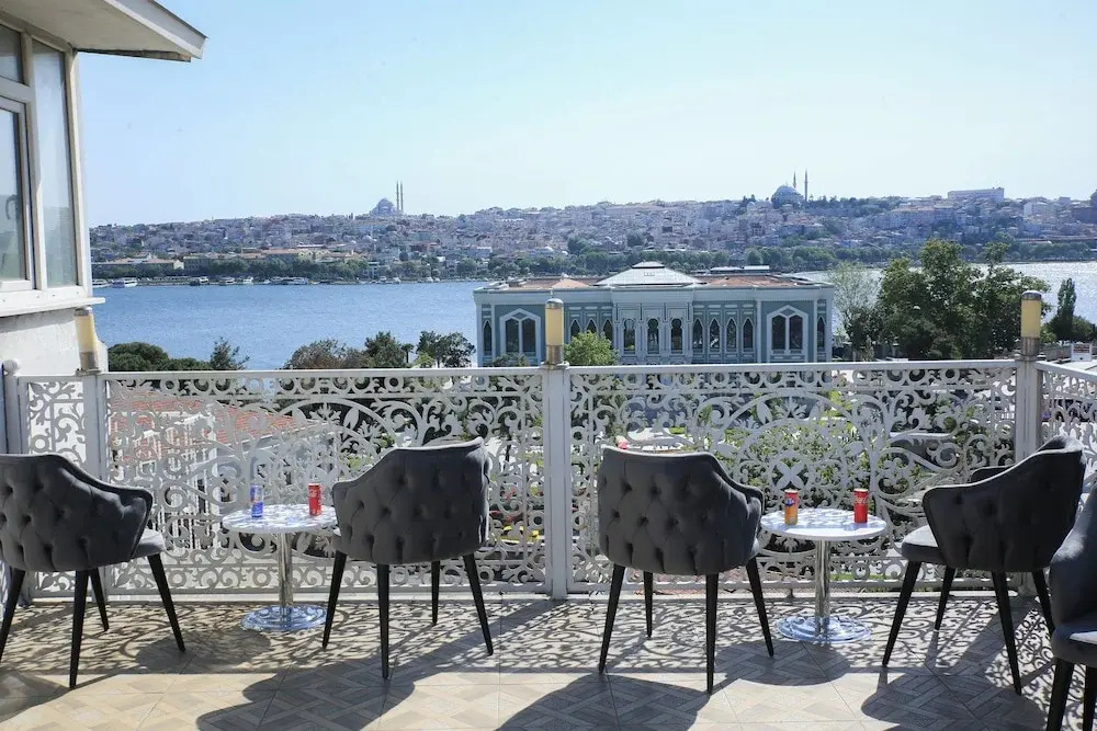Hotel Demi̇rcan