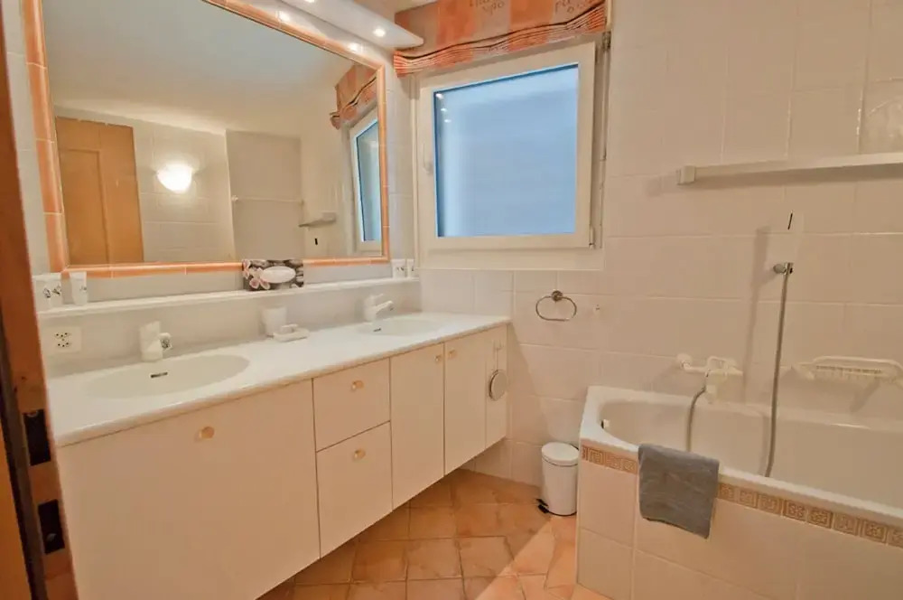 Apartment Lora