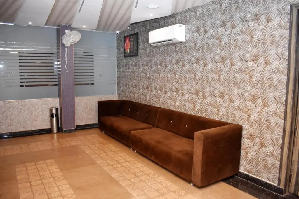 HOTEL UMA PALACE