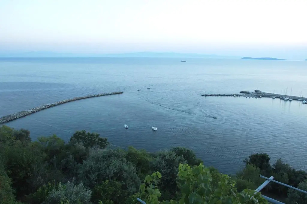 Aegean Wave - Faros