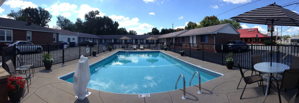 Moonlite Motel