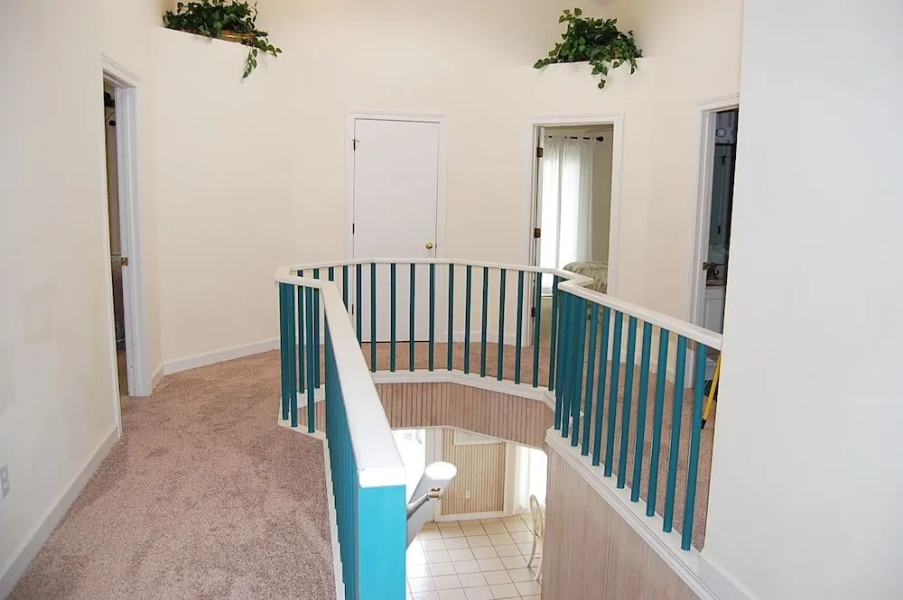 Hayley House Beachside 12 - Four Bedroom Vacation Home