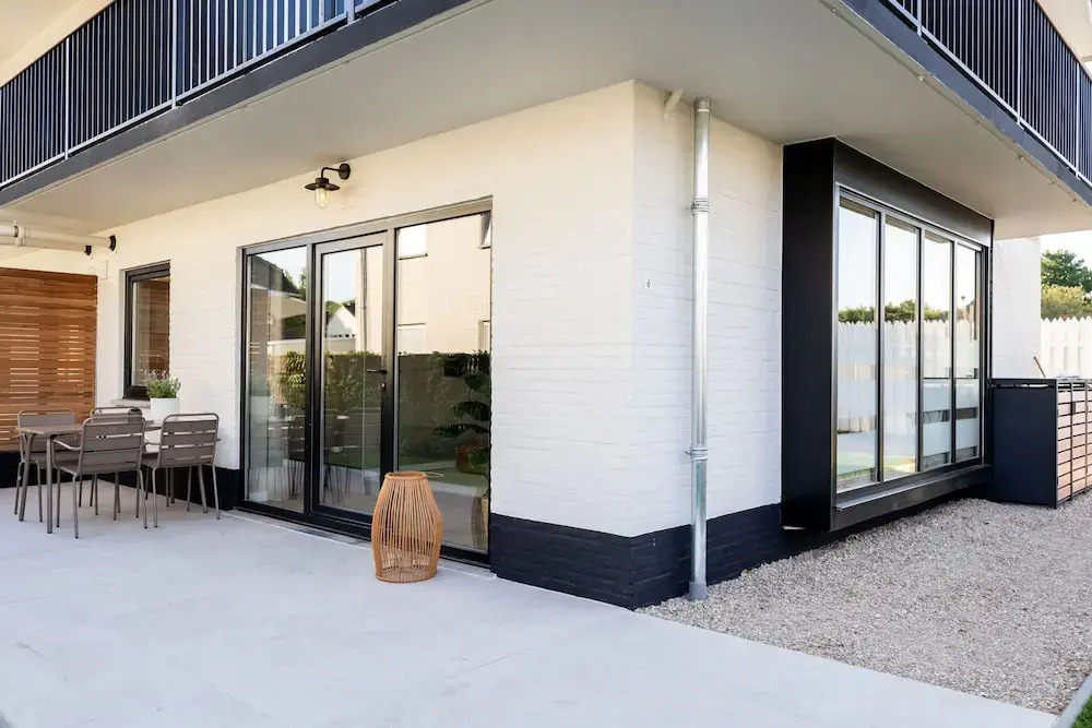 Modern Holiday Apartment With Garden Near the sea