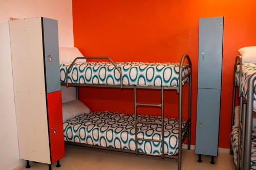 Mundaka Hostel & Sport Cafe