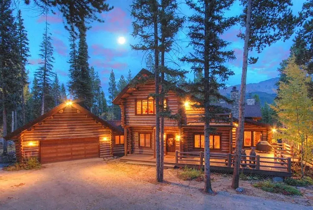 Bear Lodge Blue River Area by Pinnacle Lodging