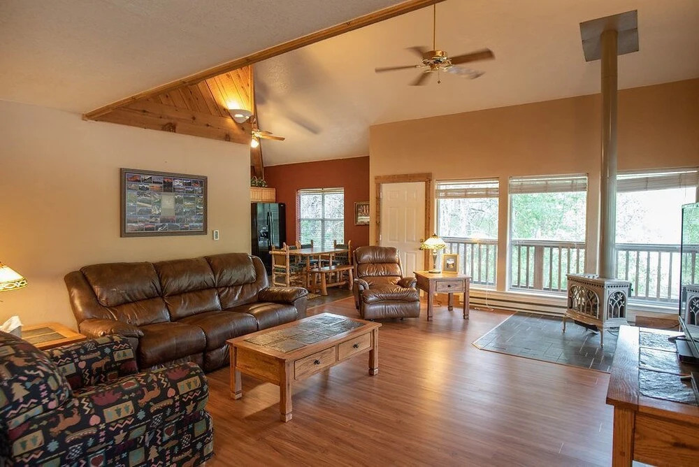 Mt. Columbia Chalet at Creekside Chalets - 3 Br Cabin