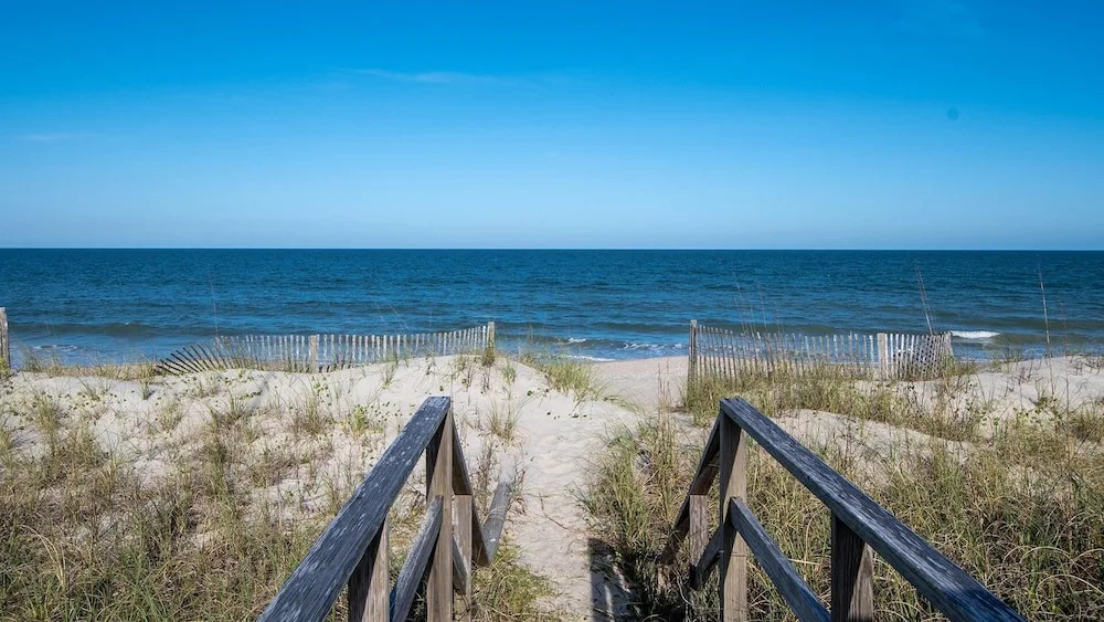 118 Kitchens Beach 9 Br home by RedAwning