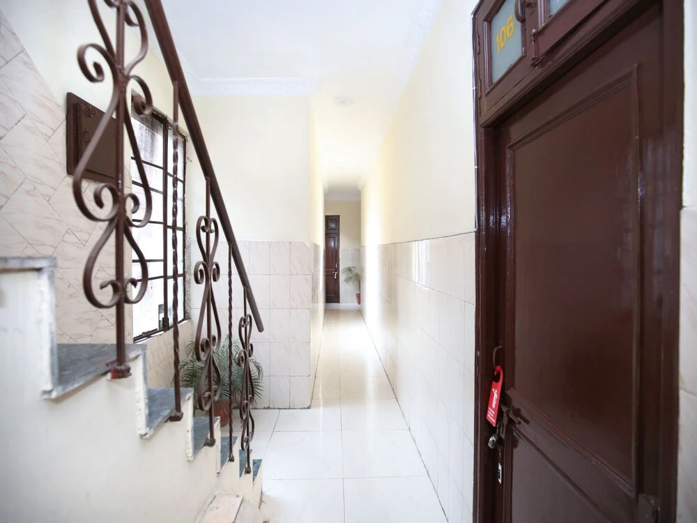 OYO 12967 Hotel Simran